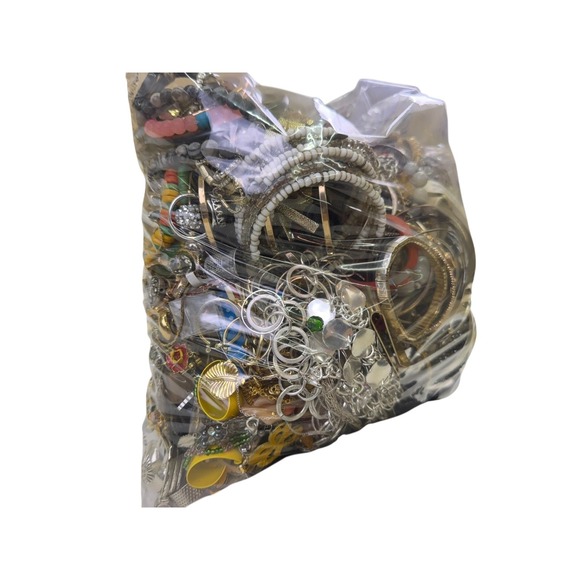 7 Pound Lot Vintage Current Costume Jewelry Craft Harvest Repair Repurpose Junk - Picture 4 of 7